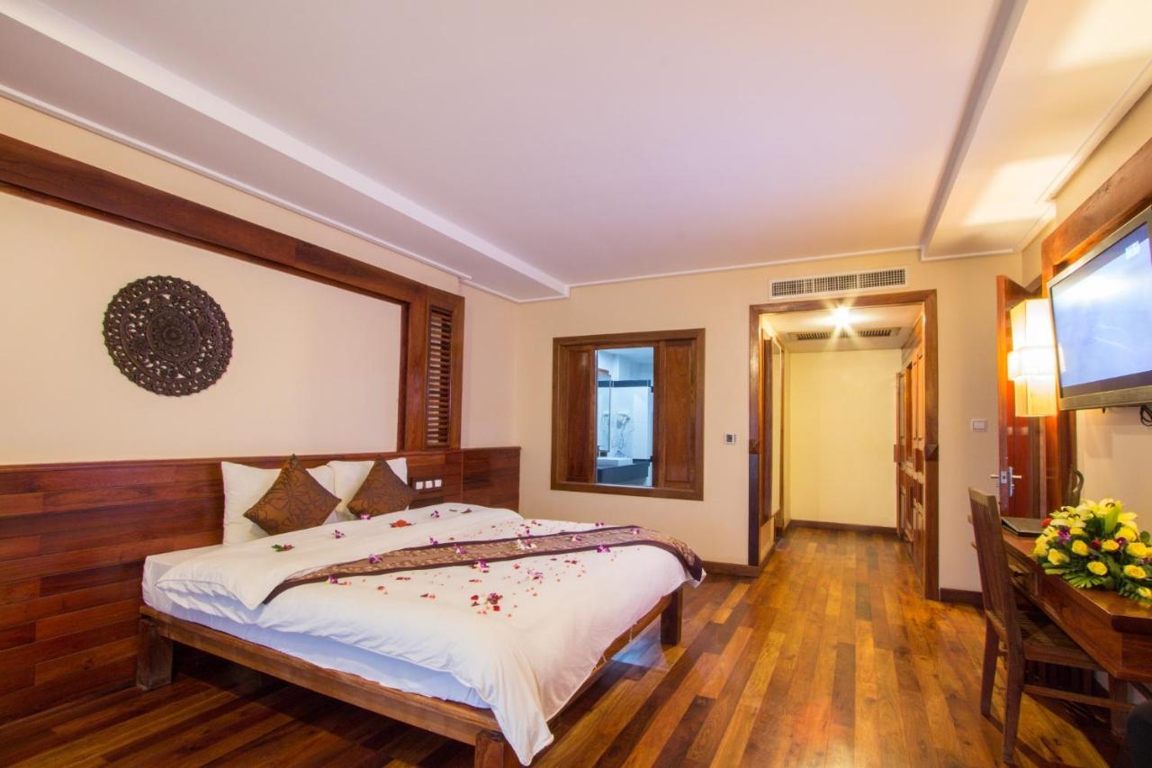 Royal Empire Premium Hotel Siem Reap Dış mekan fotoğraf
