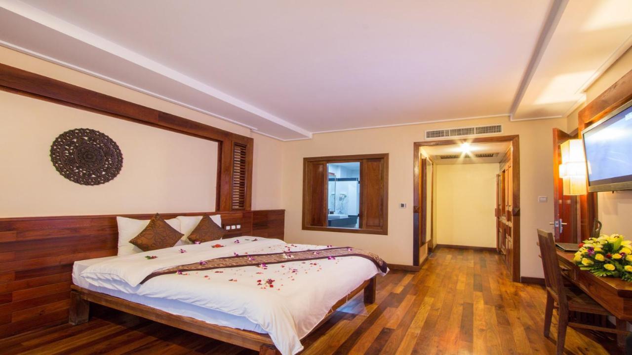 Royal Empire Premium Hotel Siem Reap Dış mekan fotoğraf