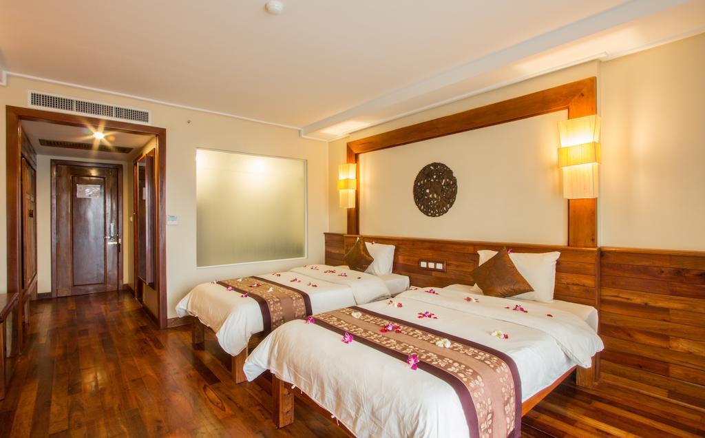 Royal Empire Premium Hotel Siem Reap Oda fotoğraf