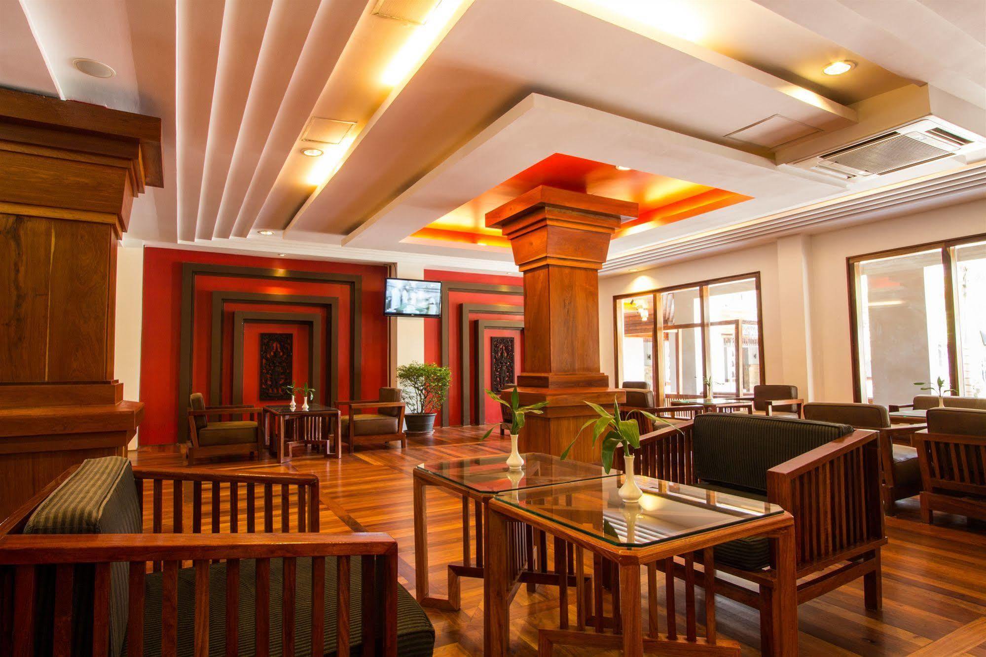 Royal Empire Premium Hotel Siem Reap Dış mekan fotoğraf